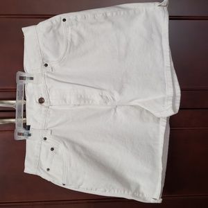 HOST PICK. New. Bill Blass Women's Jean Shorts Size 16